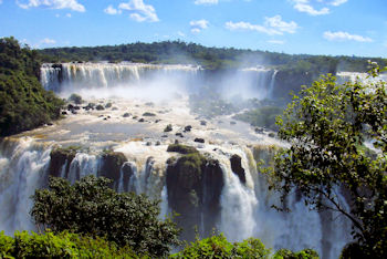 Estas Cataratas del Iguazú en 4 días te llevan al corazón de la atracción natural.