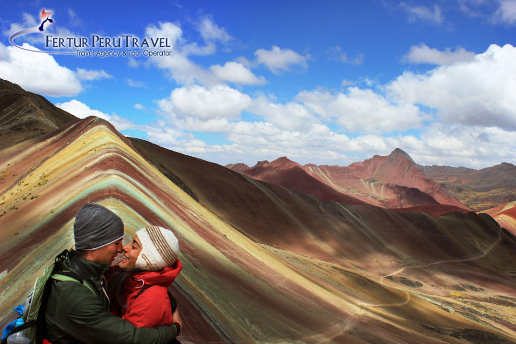 Fertur Peru Travelers at the summit of Rainbow Mountain 