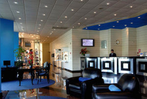 los delfines lobby