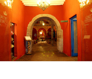 picoaga cusco entrance